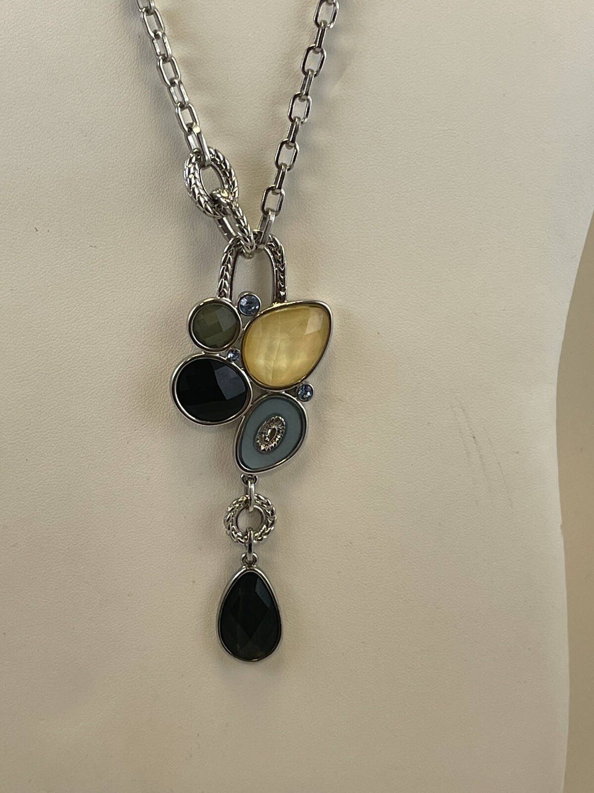 Lia Sophia Necklace Sliver Tone Onyx And Blue Rhinestones Green, mother AB-1