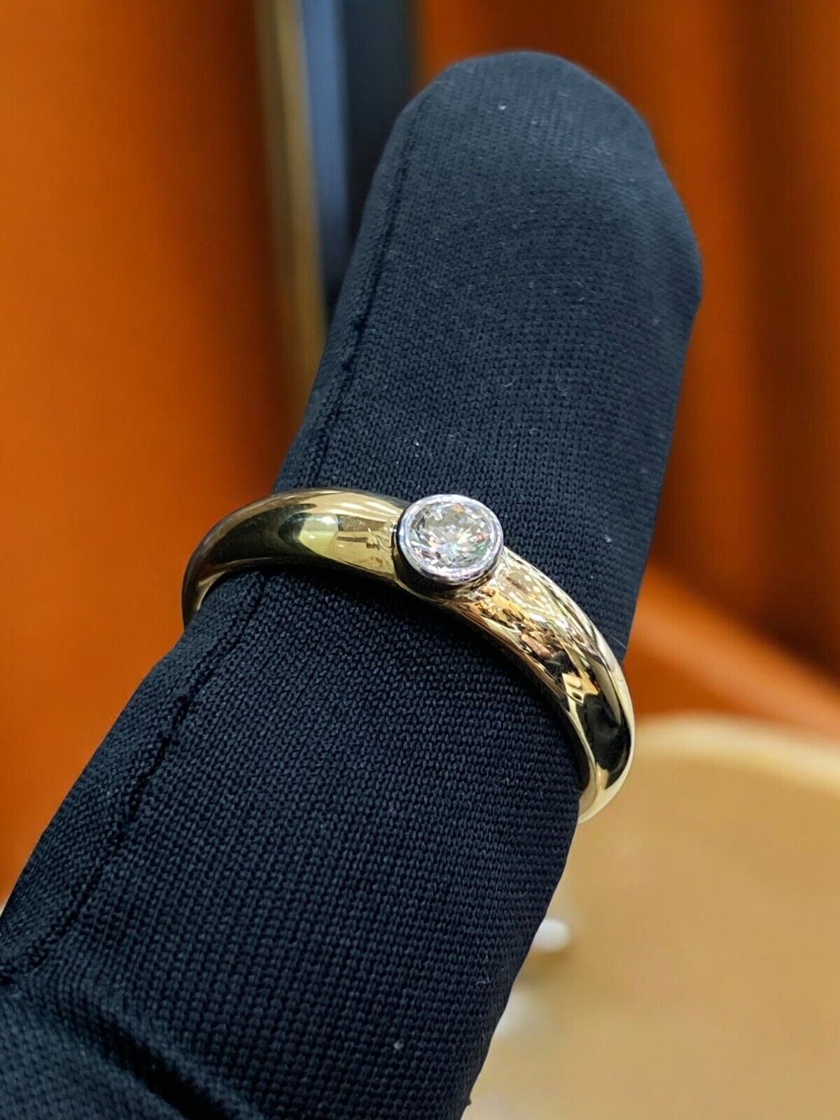 GIA Certified 0.25 Carat Round Brilliant F/VS1 Diamond Unisex Ring 18K Gold