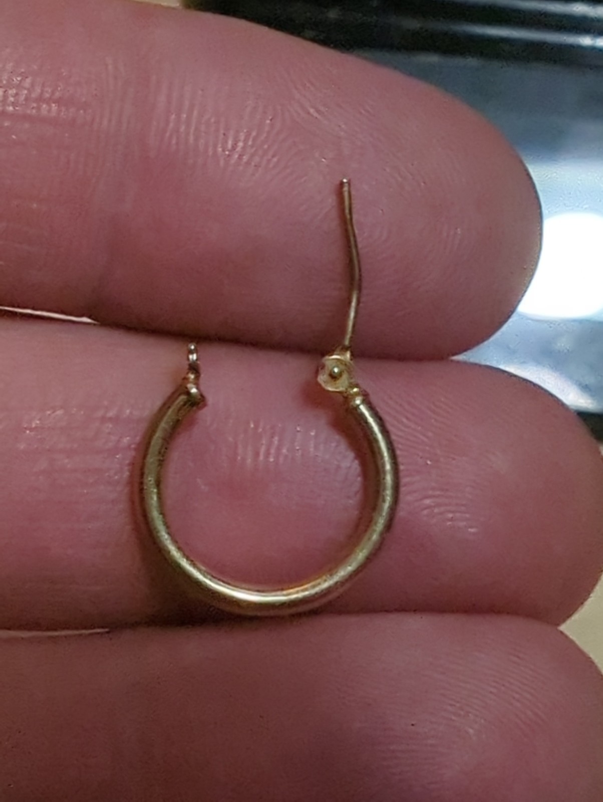 14k Solid Yellow Gold Hoop Earrings 15.5 Mm 0.8 Grams