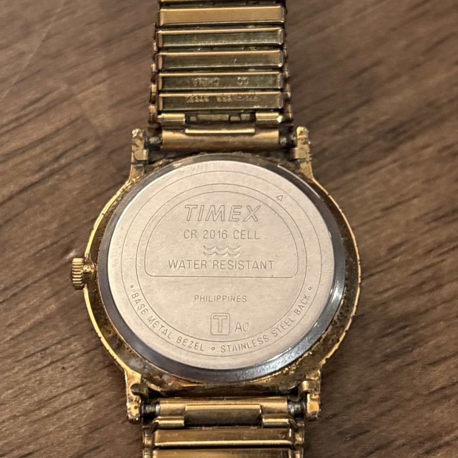 Timex Quartz Easy Reader Gold Tone Expansion Band Wristwatch Not Running Parts