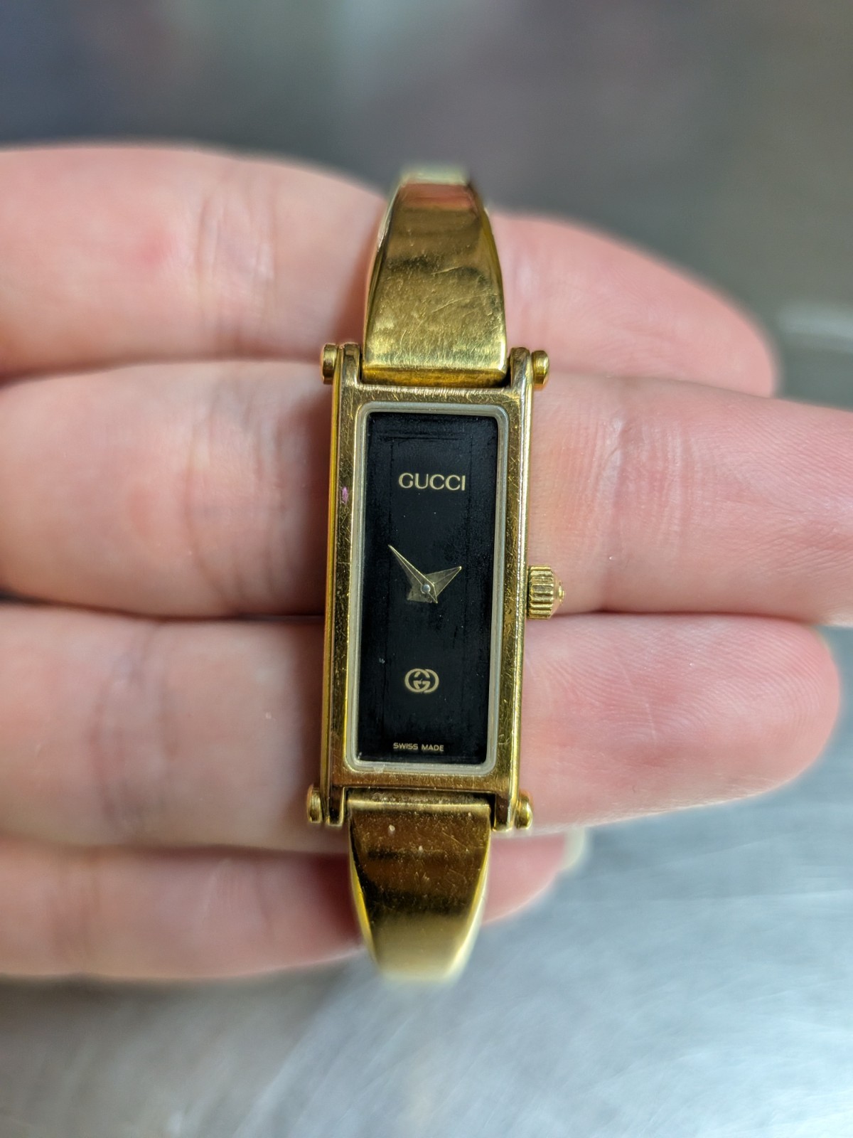 NICE GUCCI 1500L 13mm Gold Dial Rectangle Quartz Women’s Watch new battery
