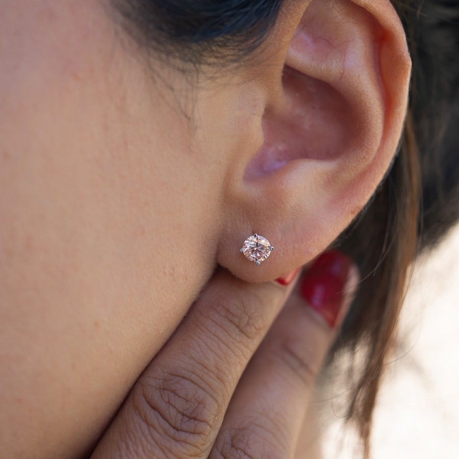 Fancy Vivid Pink Lab Created Diamond Stud Earrings Round VS 0.50-1.00 CTW
