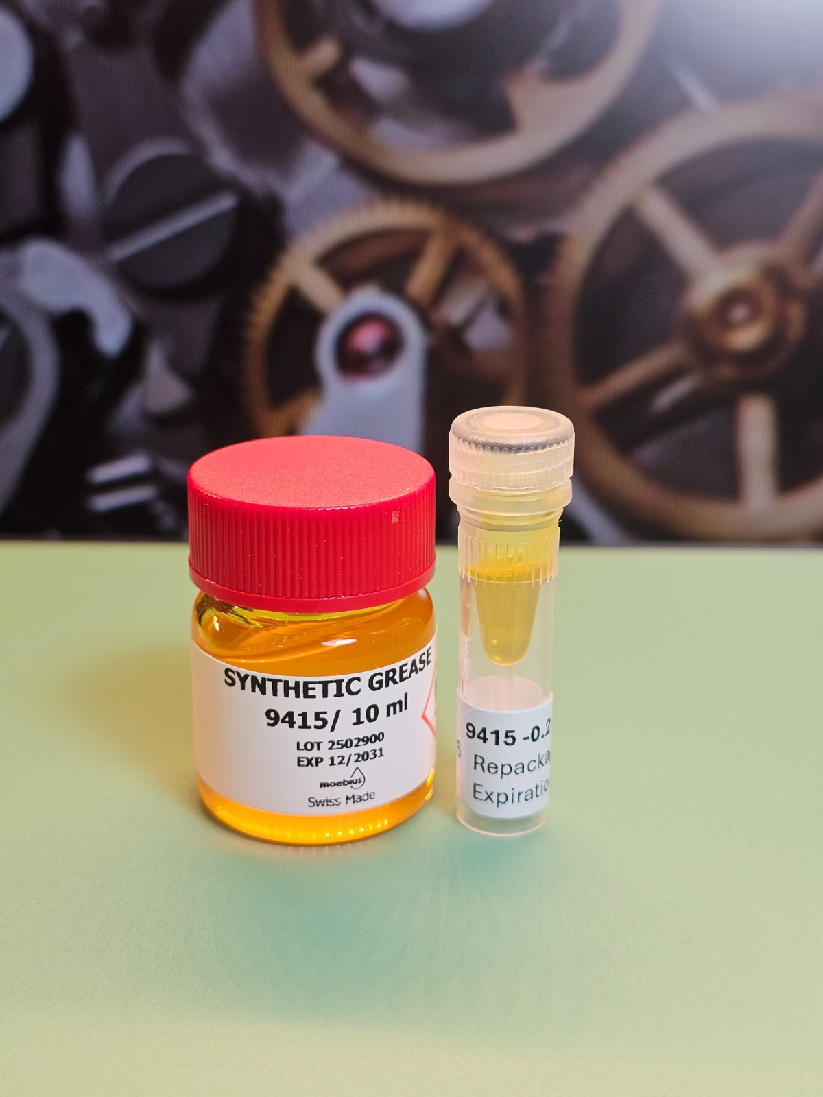 Moebius Watch Oils Kit: Bergeon Oiler, Oil Dish, Repackaged Oils 0.2ml