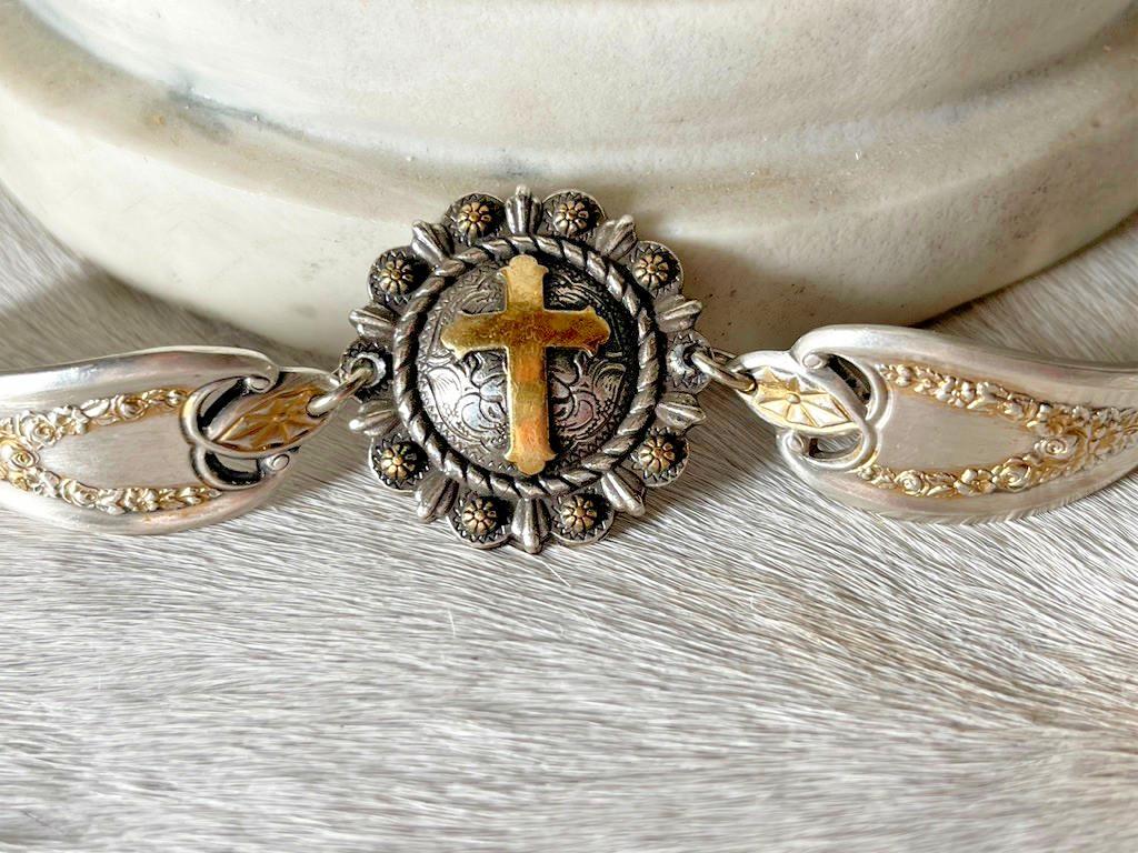 Antique Silverware Womens Bracelet 7 x 1 1/4 in Cross Concho Lobster Silver Gold