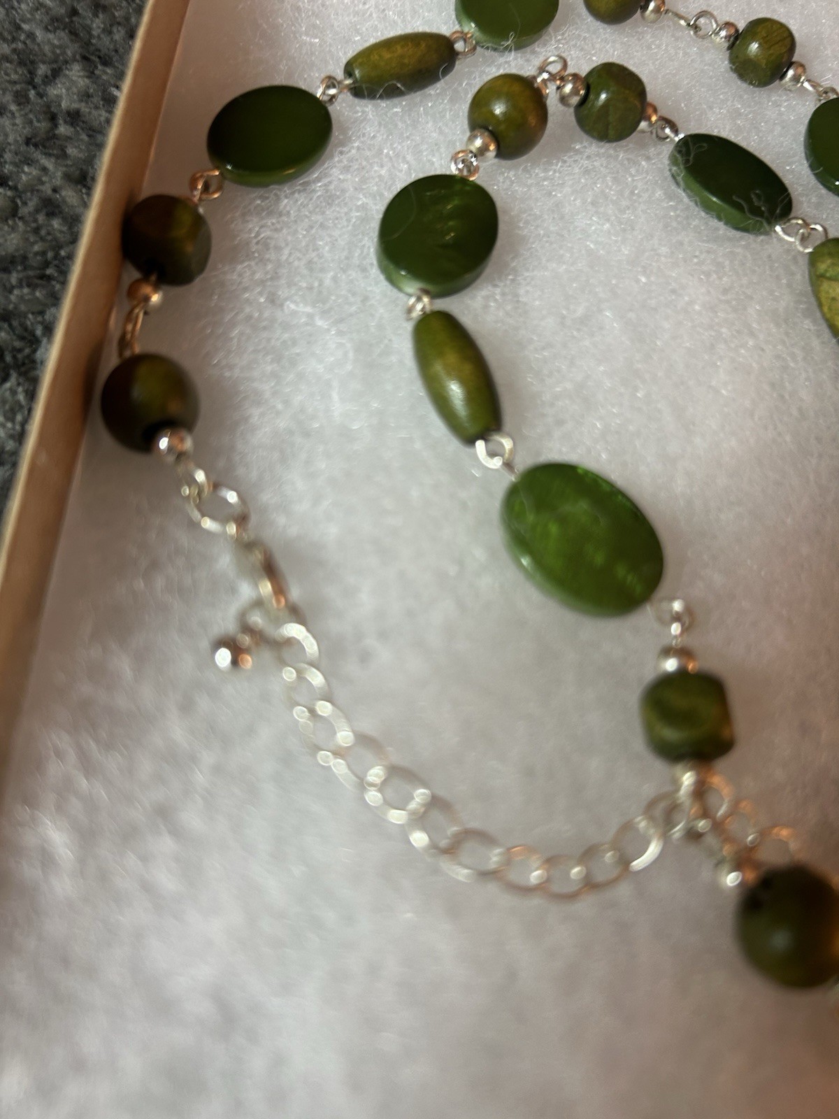 Green Beaded Cable Chain Necklace Round Pendant Lobster Closure Adjustable
