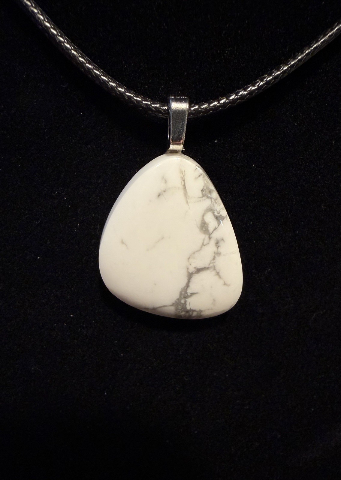 Stunning Artisan Crafted Howlite Pendant 24ct 25x21mm By artist Auburn Wessman