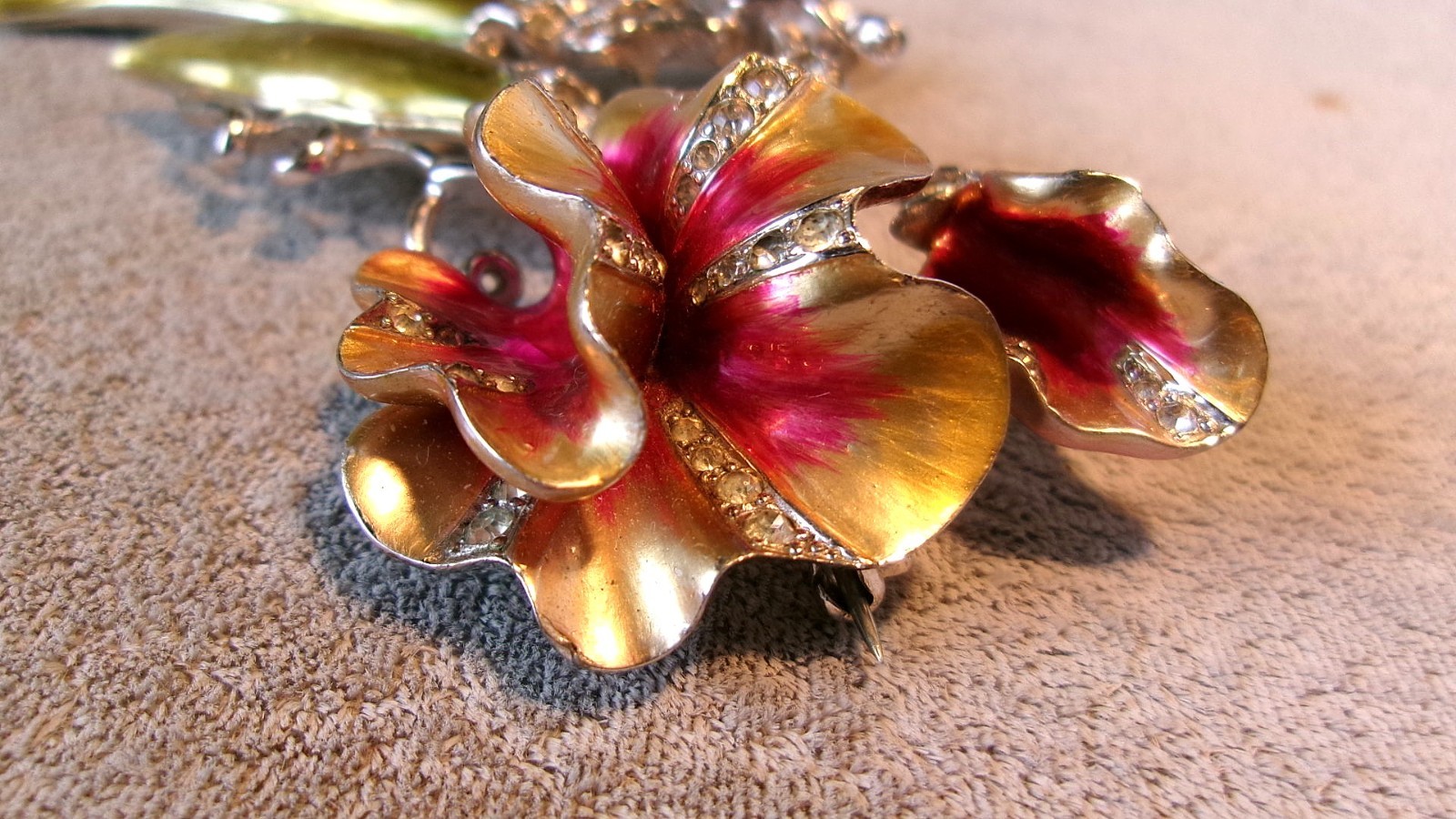 Early Signed Marcel Boucher Sweet Pea w Pods Brooch Enamel Rhodium Rhinestones