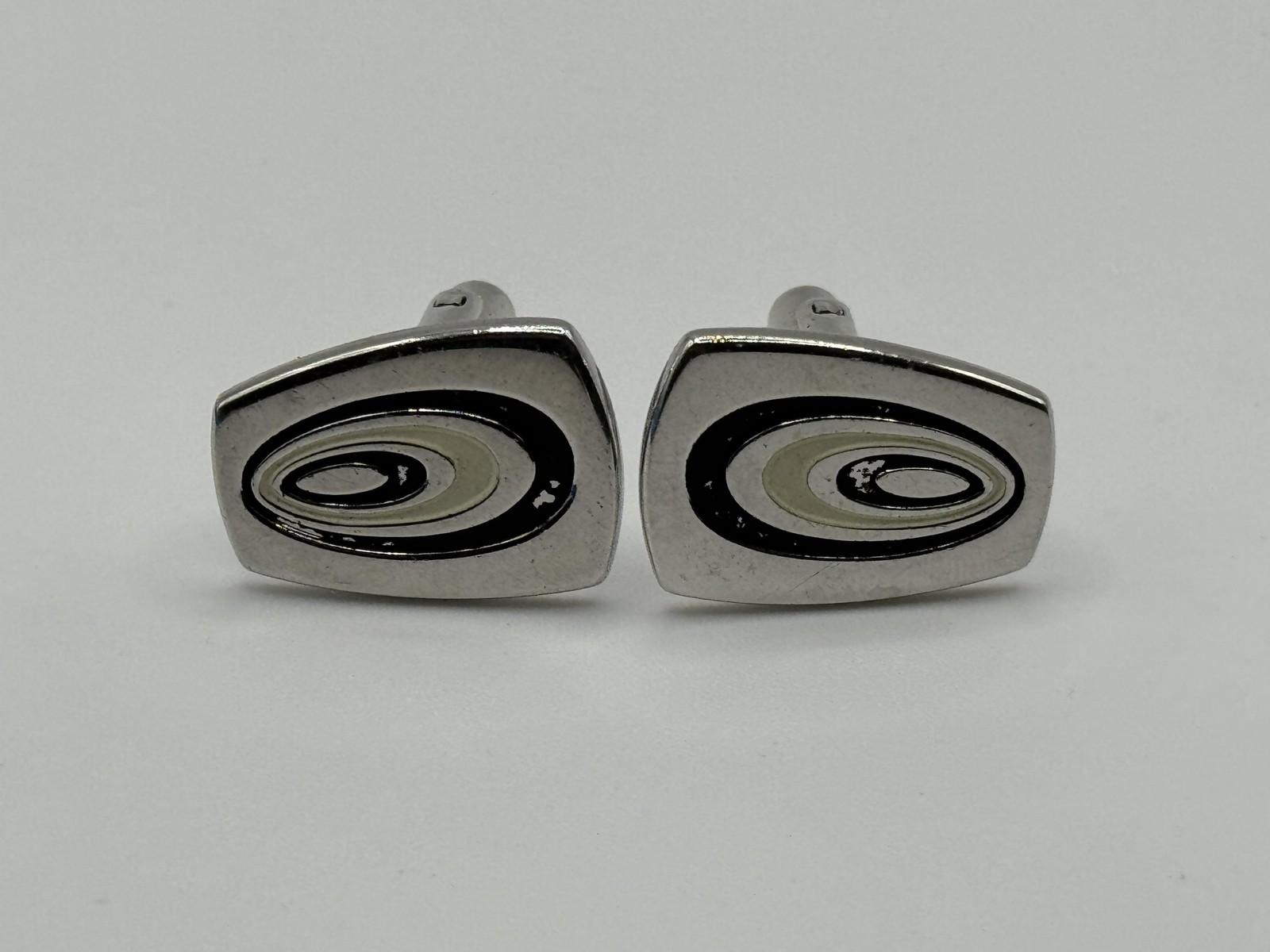 MENS CUFFLINKS SILVER TONE BLACK WHITE ENAMEL OVAL MOD BULLET BACK DRESS FORMAL