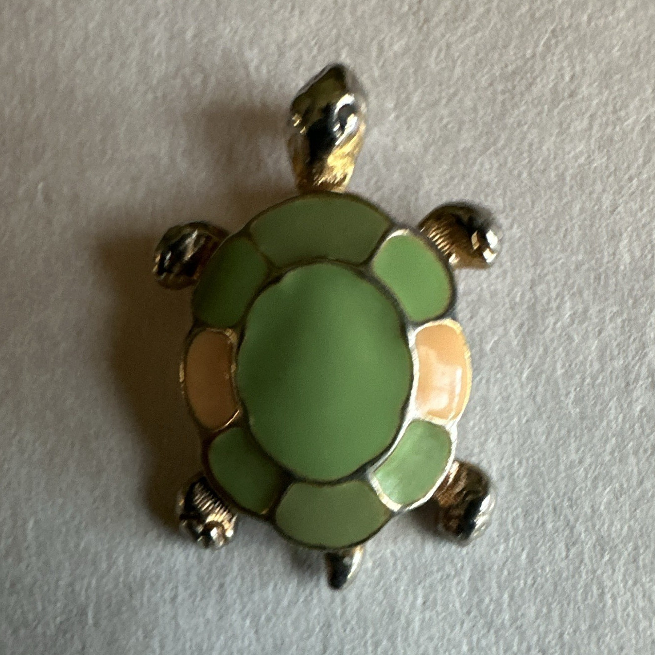 Turtle Enamel Green & Gold Tone Animal Theme Unisex Adults hang on a gold chain