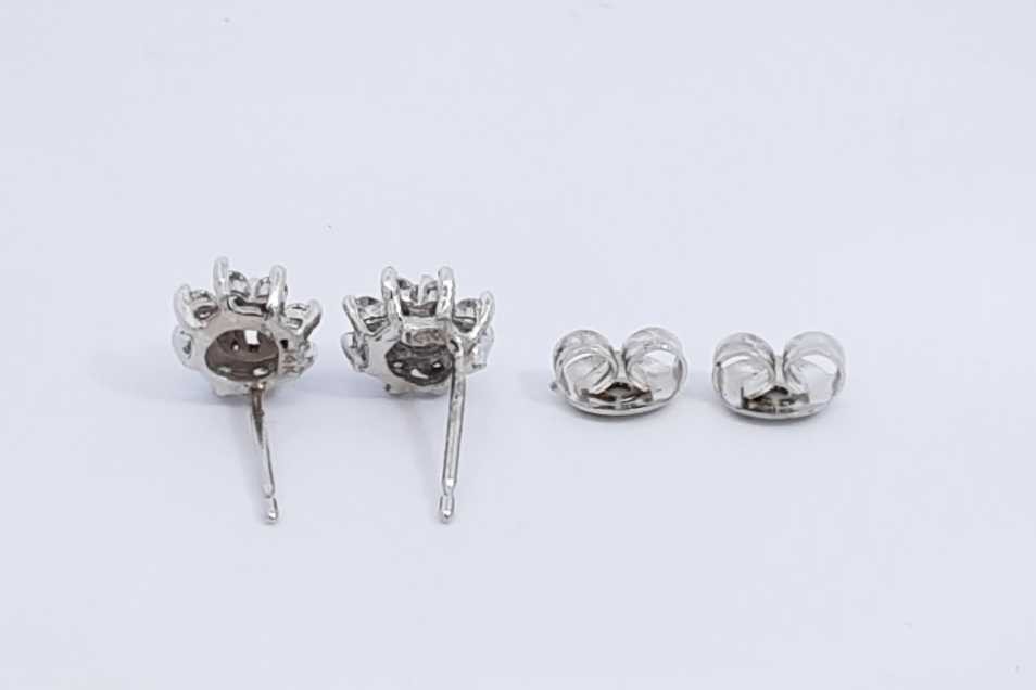 0.52cttw Diamond Stud Earrings In 14k White Gold 1.2 Grams Eb0126lixdu
