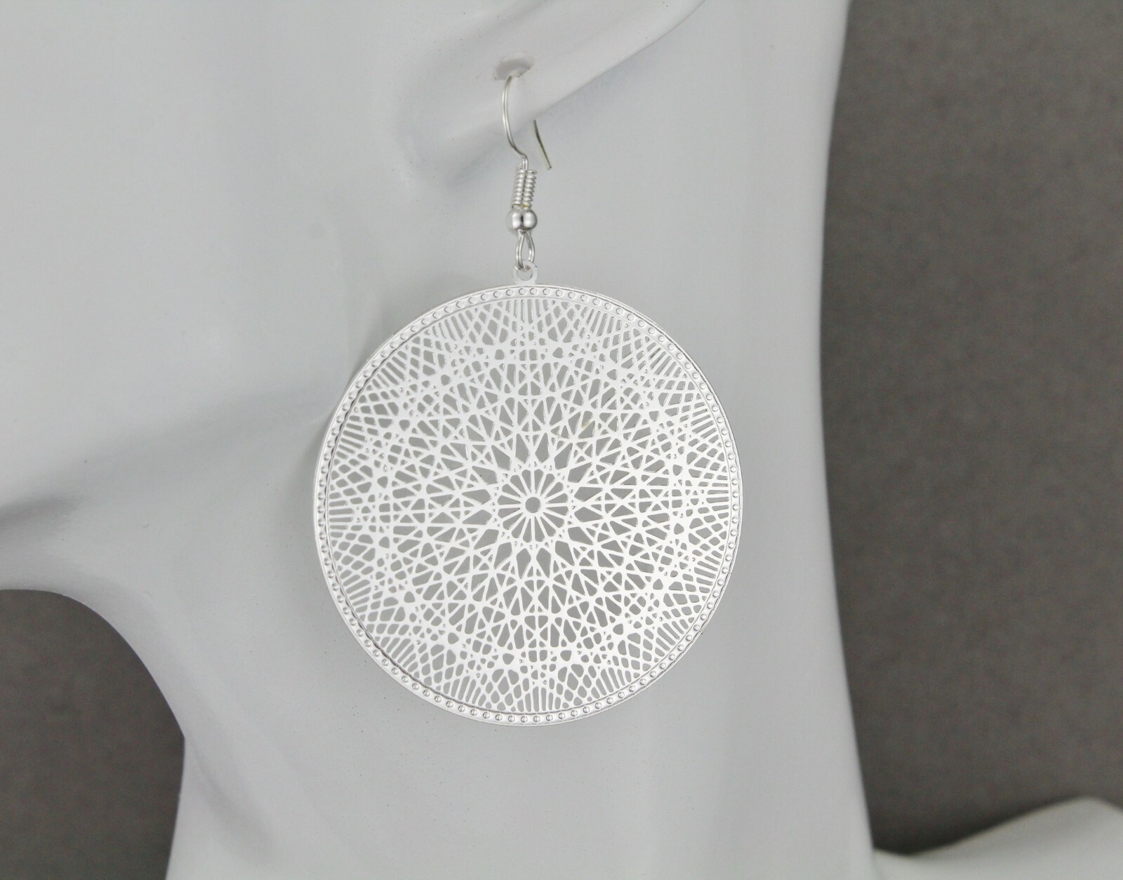 Silver filigree circle earrings medallion disc 1 5/8″ wide Very lightweight