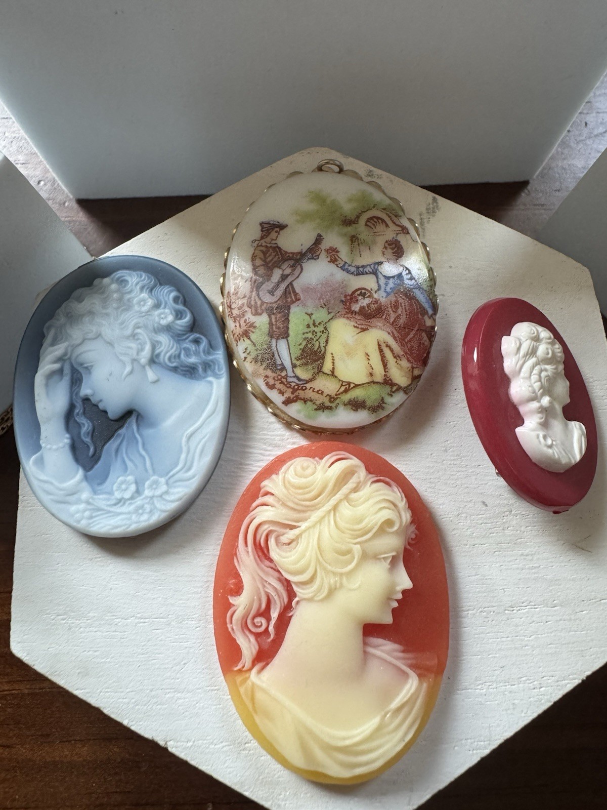 Vtg To Now Costume Jewelry Lot Cameos 21 Pieces Some Signed Carved Shell Germany