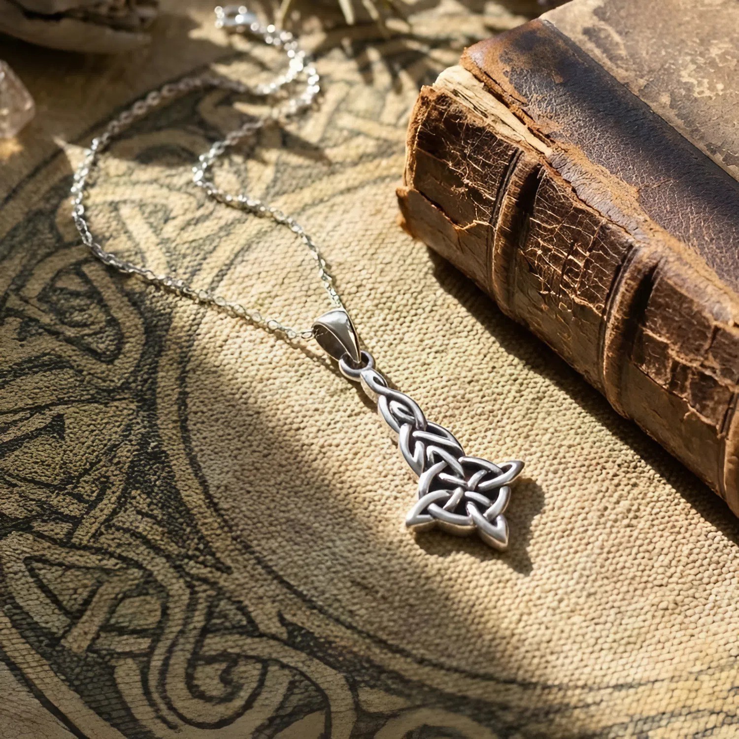 Sterling Silver Celtic Quaternary Witches Knot Pendant – Symbol of Protection