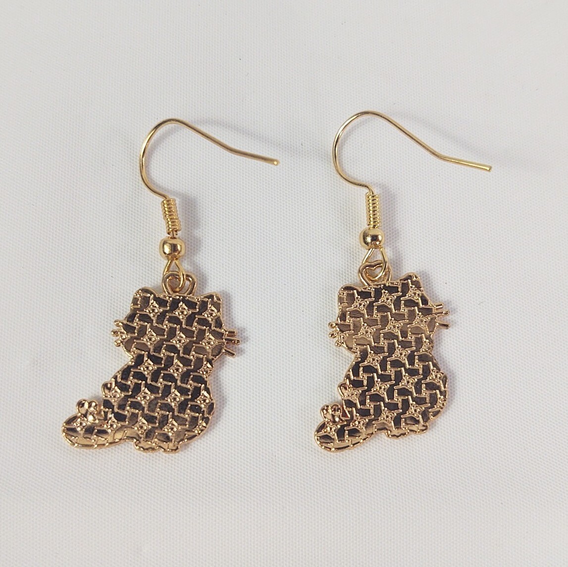Hook Drop Dangle Pierced Earrings Black Cats Red Hearts Love Costume Jewelry