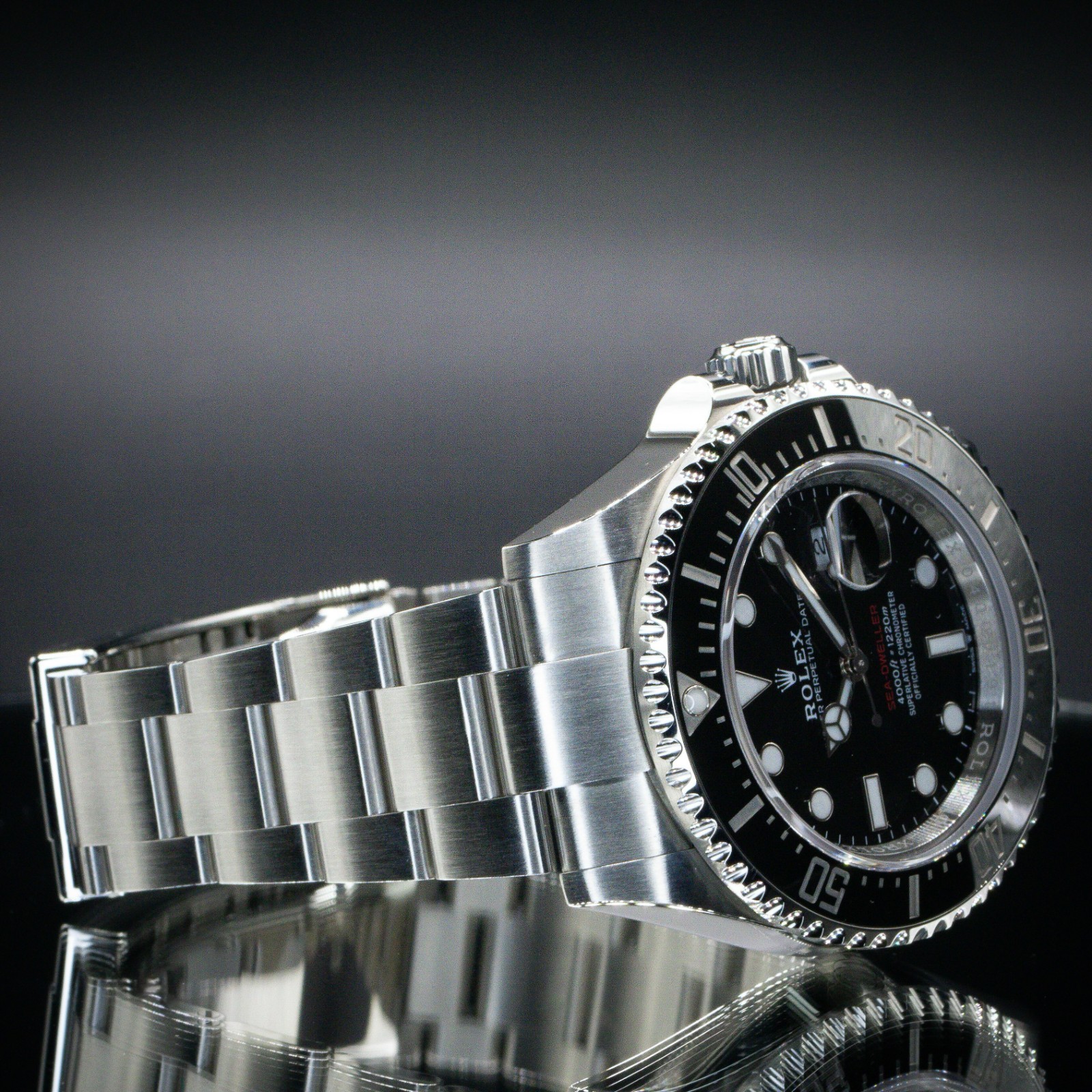 ROLEX Sea-Dweller 43mm “Single Red” | Oystersteel | Ref. 126600 | Full Set