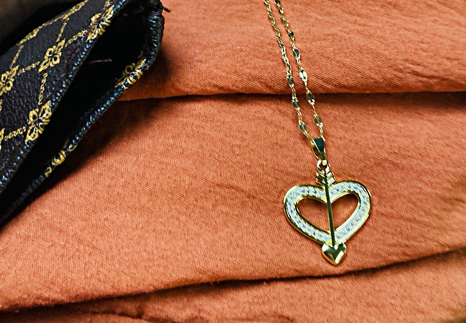 Gold Tone Heart Charm Pendant Necklace Clear CZ Pavé Round Stone Cable Chain