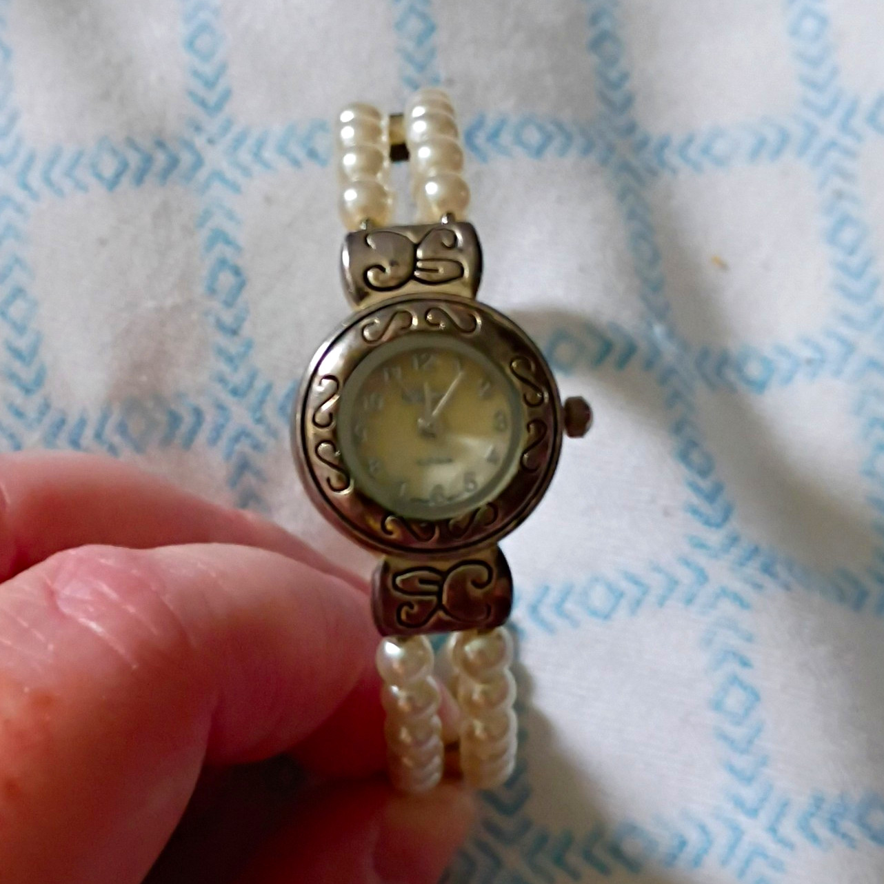 Geneva Platinum Women’s Dress Faux Pearl Bracelet Quartz Analog Watch Silver
