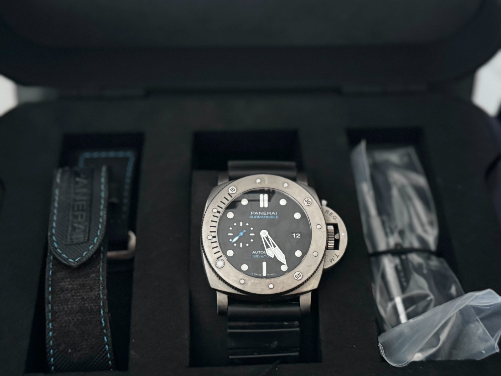 Panerai Luminor Submersible 1950 3 Days Auto 47mm Black Dial PAM01305 Full Set