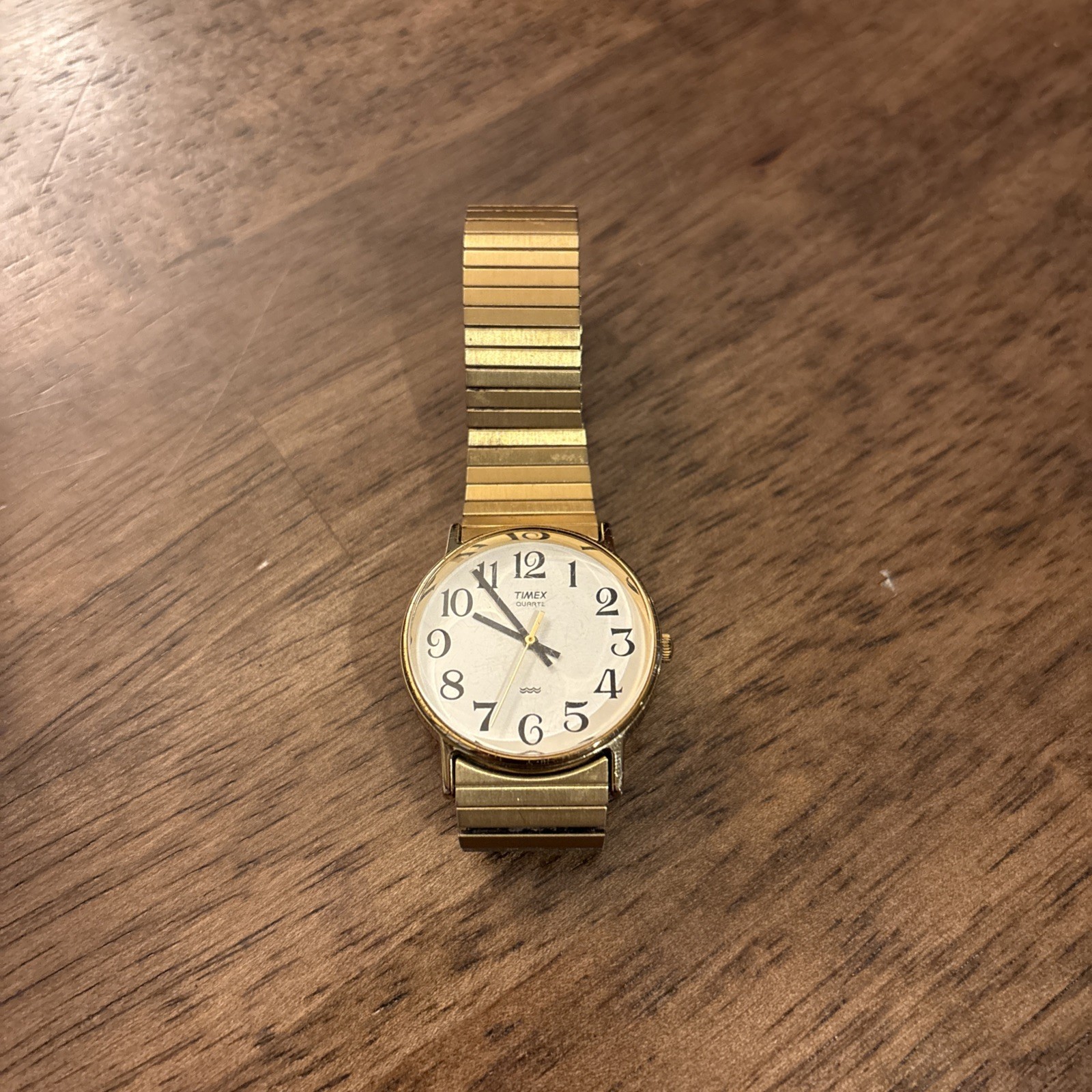 Timex Quartz Easy Reader Gold Tone Expansion Band Wristwatch Not Running Parts