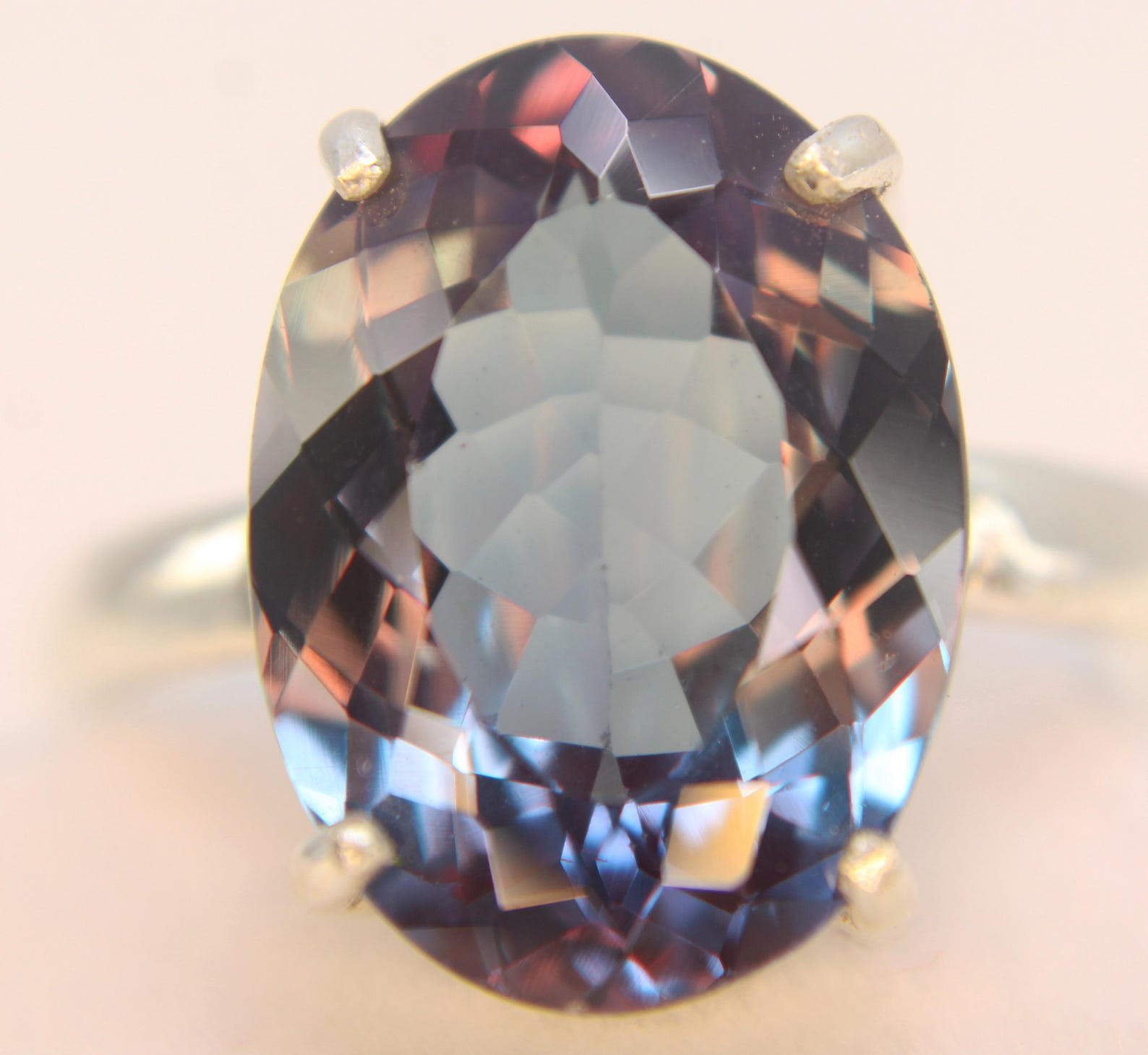 12 Ct Elegant Alexandrite Solitaire Ring – Vintage Jewelry- Crafted 925 Silver