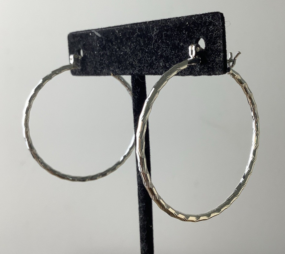 Premier Designs Silver Tone Etched Textured Hoop Earrings 1 1/2″