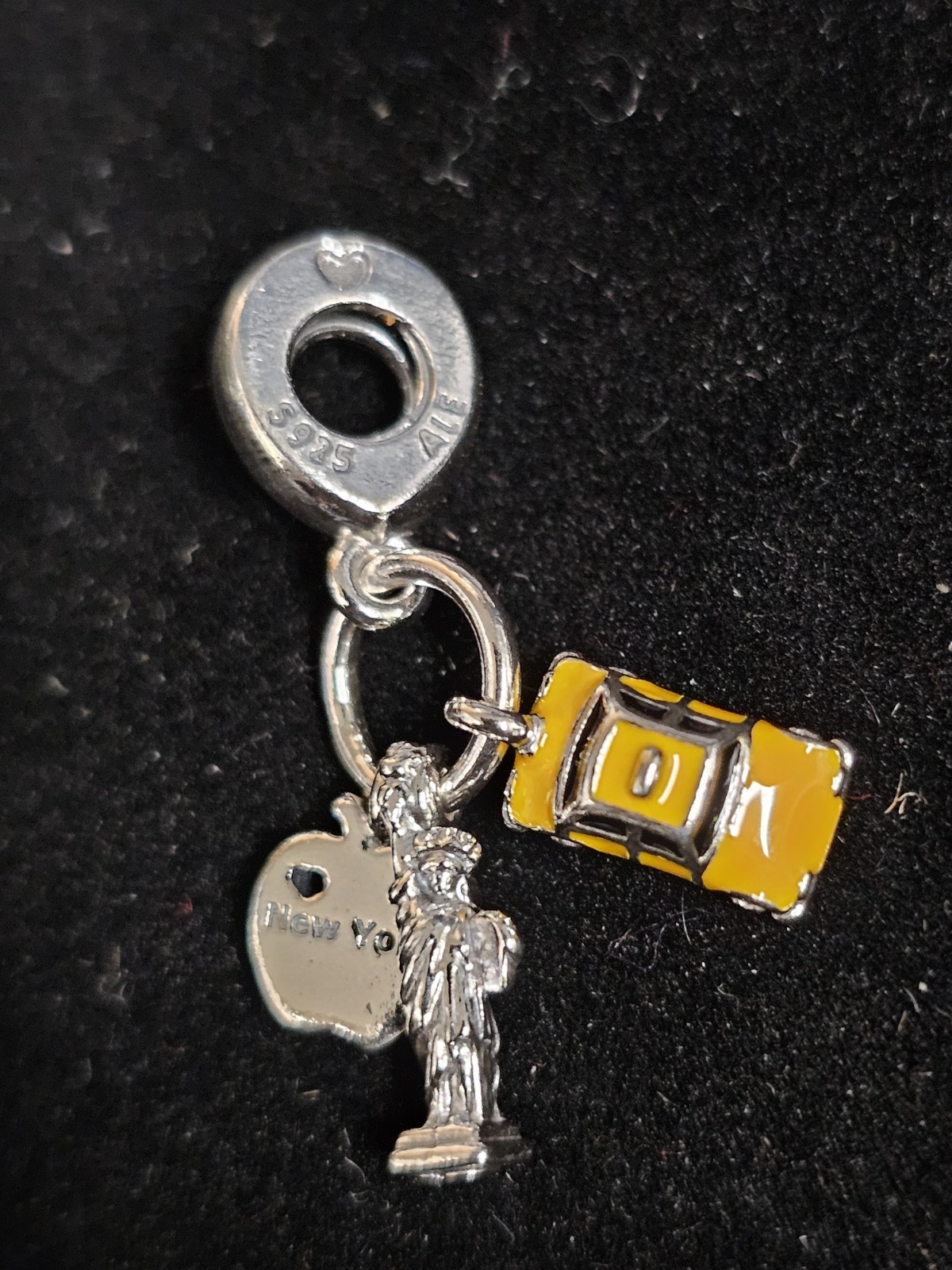PANDORA SYMBOLS OF NEW YORK CITY DANGLE CHARM #797198ENMX