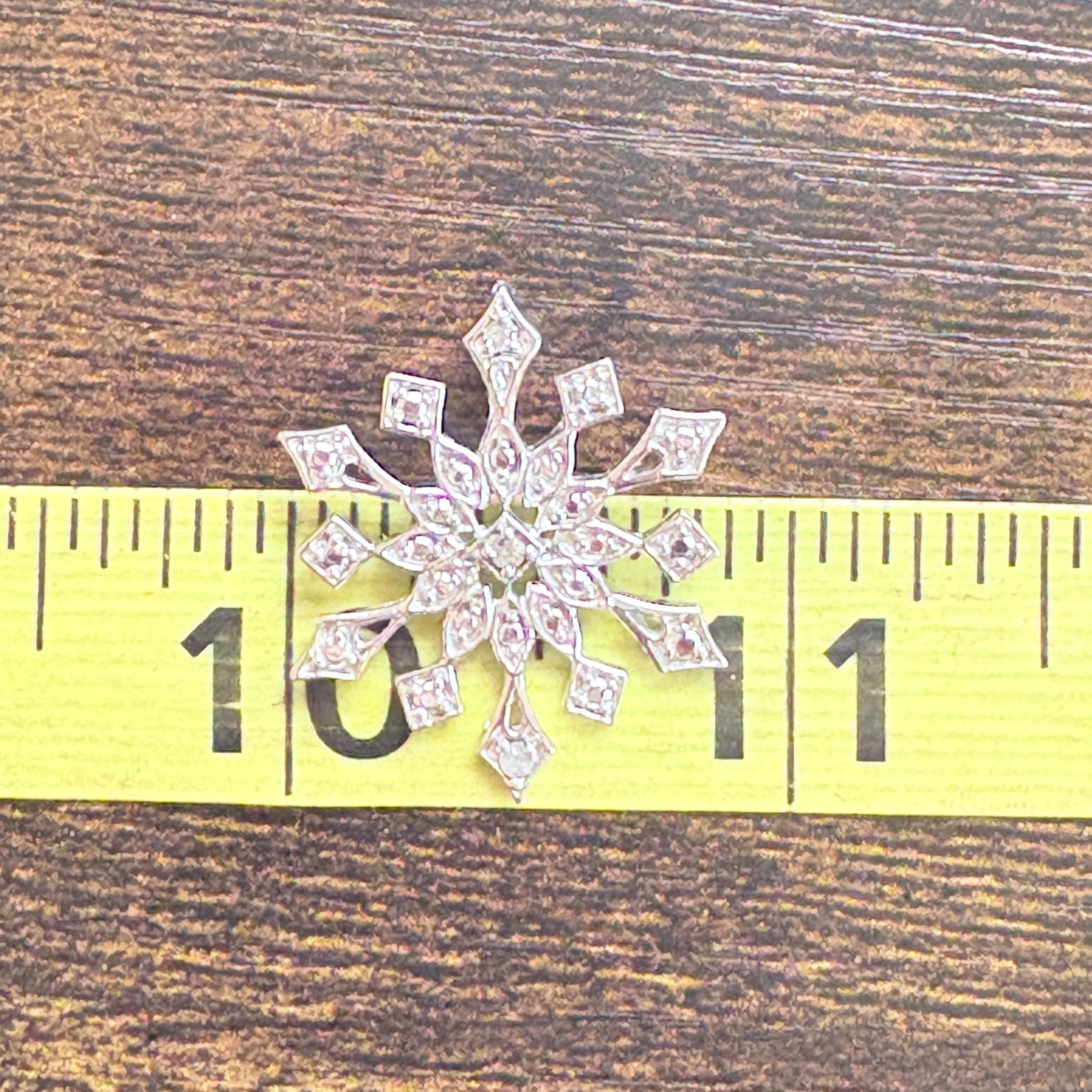 Illusion Stone Snowflake Pendant Sterling Silver 925 Size 0.75″ Length
