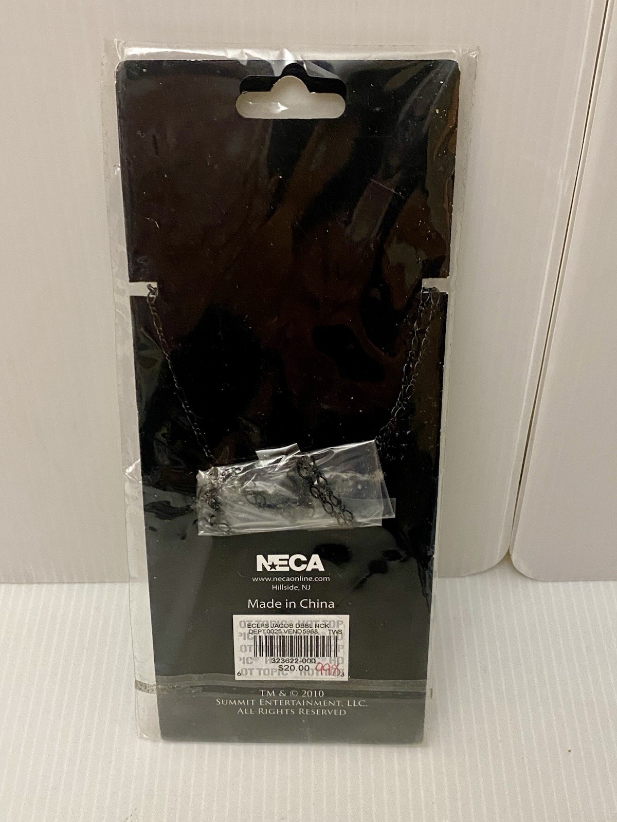 New The Twilight Saga Eclipse “Framed Jacob” Double Chain Necklace NECA