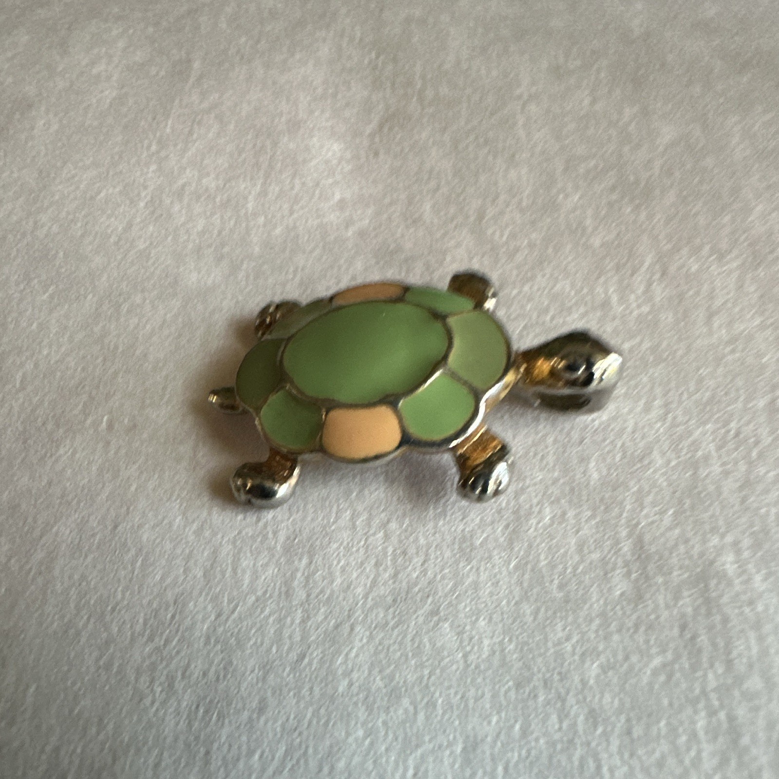 Turtle Enamel Green & Gold Tone Animal Theme Unisex Adults hang on a gold chain