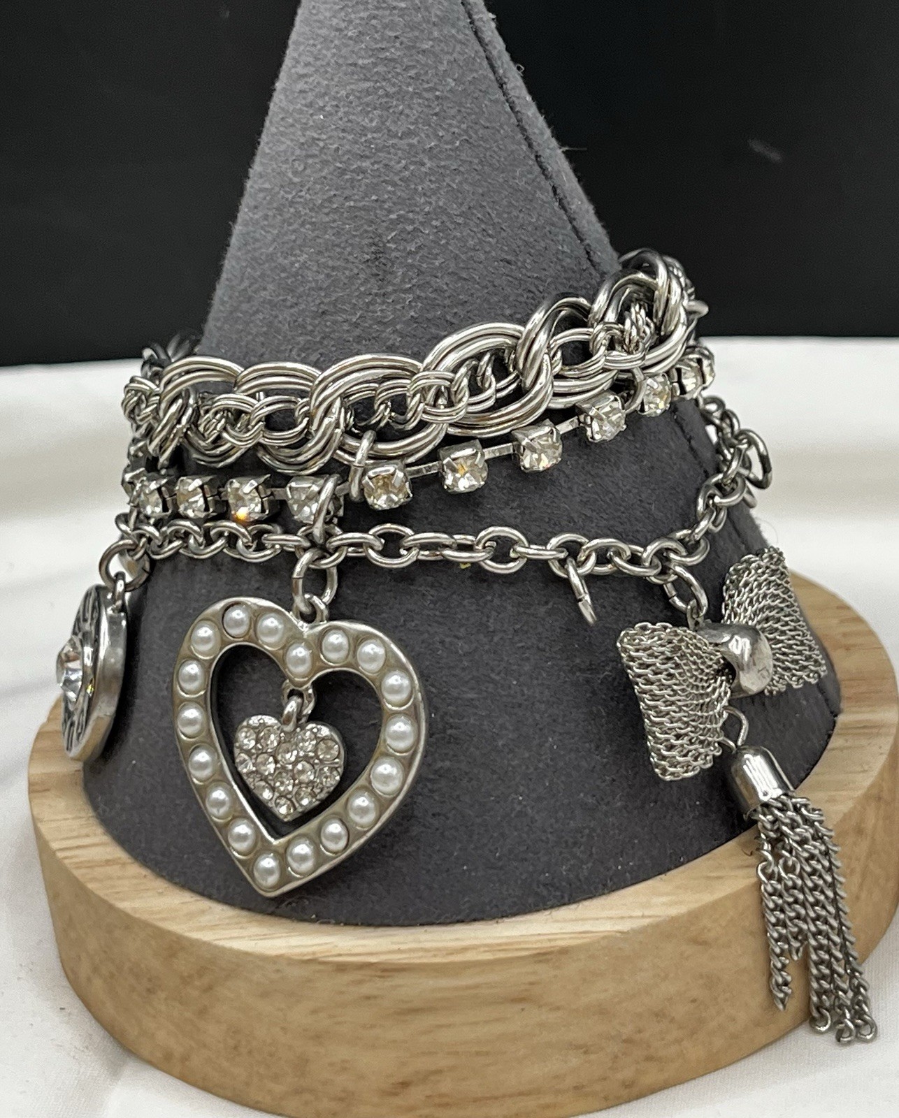 SILVER TONE GUESS CHARM MULTI CHAIN BRACELET MESH BOW HEART Rhinestone 7.25”