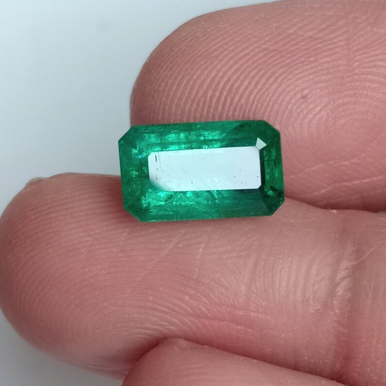 Certified Zambian Emerald Octagon Cut Minor Oil Present Stone For Gifts 2.78 Ct