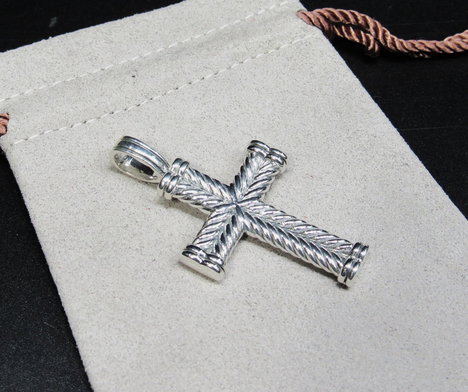 DAVID YURMAN CROSS CHEVRON PENDANT