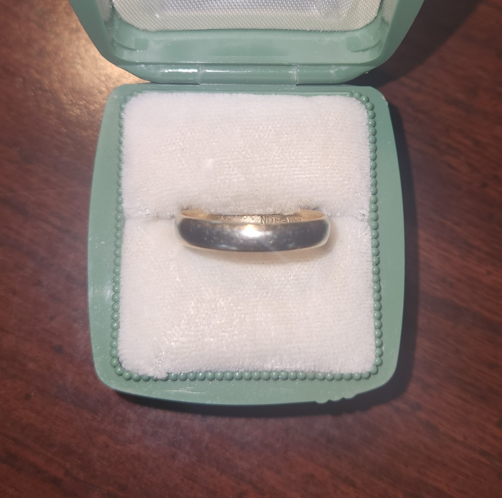 14k white gold band mens size 10.5 Elgin 2 Grams