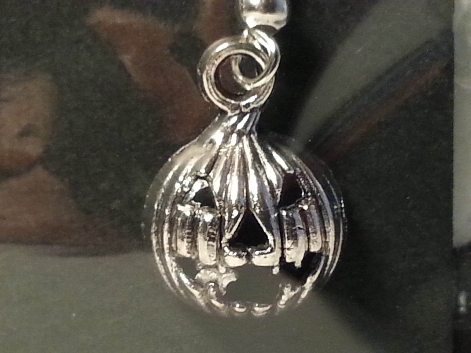 Silver Tone Pumpkin Jack-O-Lantern Fashion Earrings – Halloween – Jewelry