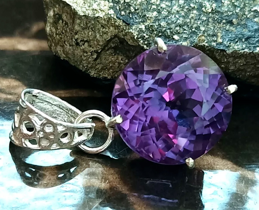 Natural Alexandrite Pendant Bi-Color Gemston,925 Sterling Silver Pendant 32.6 Ct