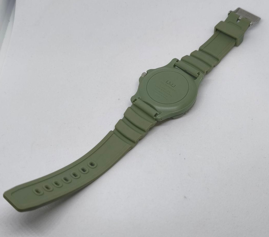 CITIZEN Q&Q E02A-005VK Solar Watch Men’s Gray 100M 10Bar Waterproof Analog Japan
