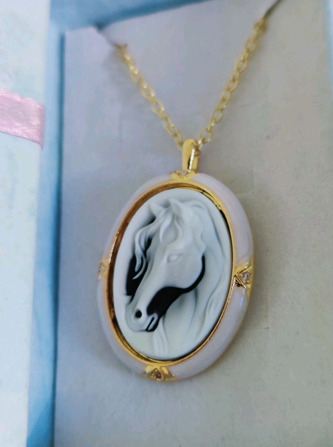Horse Necklace Cameo Resin Horse Necklace Comes Gift Boxed Birthday Christmas B9