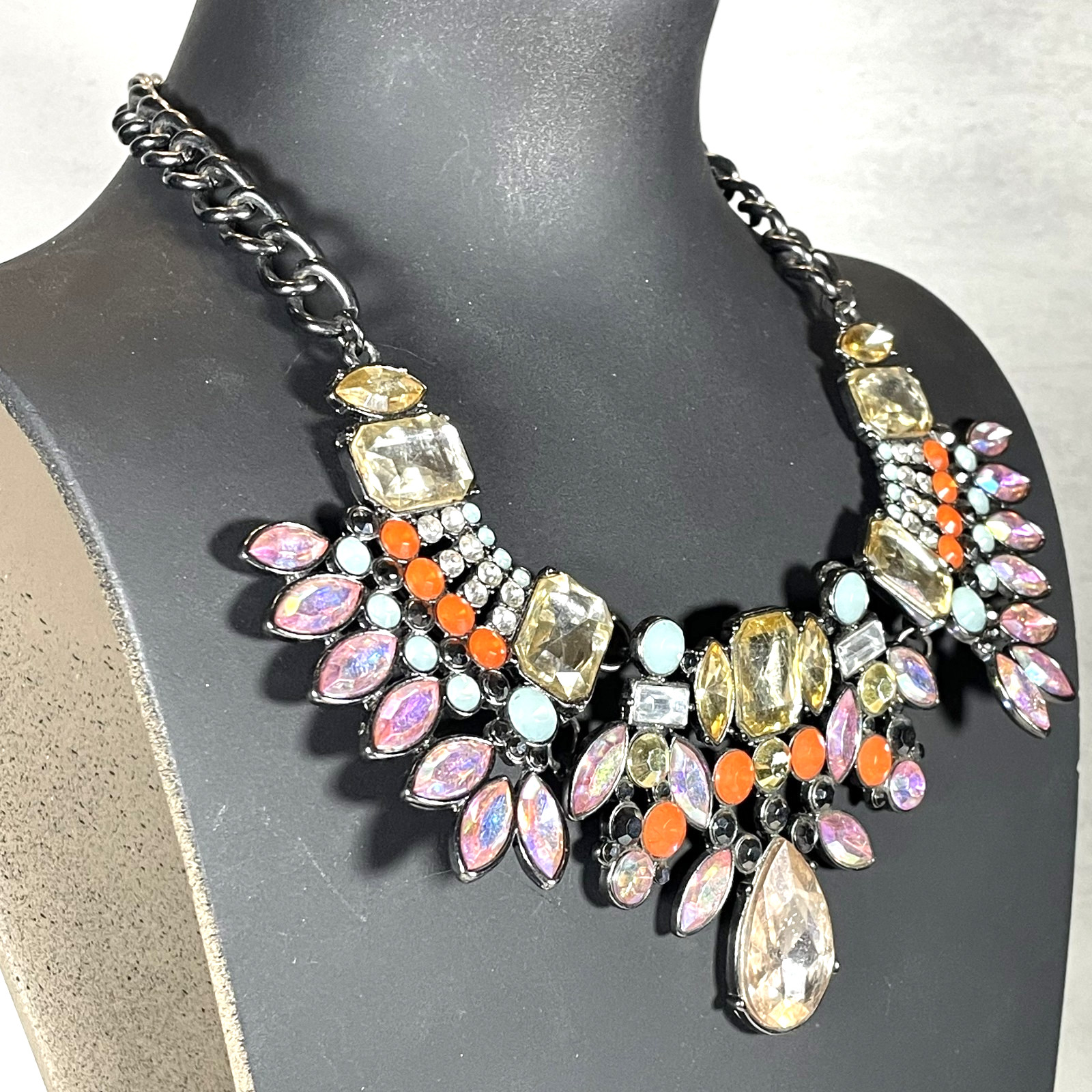 Multicolor Rhinestone Statement Bib Necklace Gunmetal Chain Iridescent Crystal