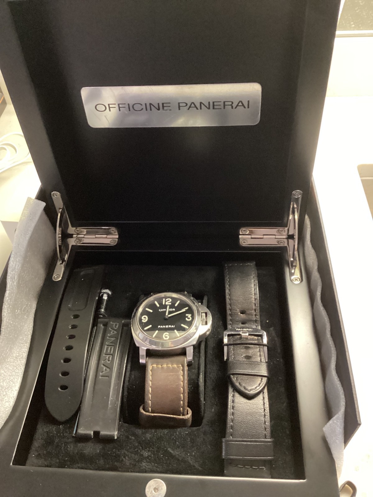 Panerai Luminor Men’s Black Watch – PAM00112 includes box , Paneri shopping bag