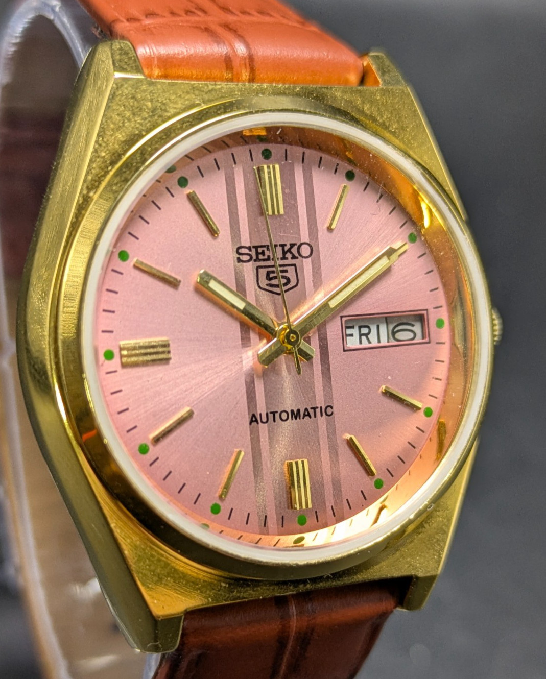 Vintage Seiko 5 automatic day date movement no. 6309A japan made men’s watch