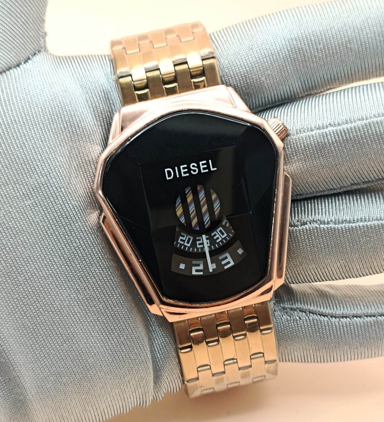 Amazing Diesel Rotating Time Black Dial Analog Refurbished Men’s Wrist Watch