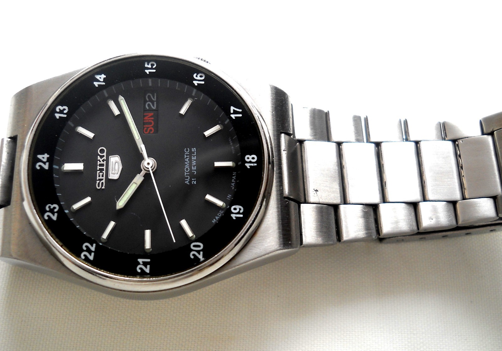 Vintage Seiko 5 Railway Time Automatic Japan Black Pristine 21 Jewels Men Watch.