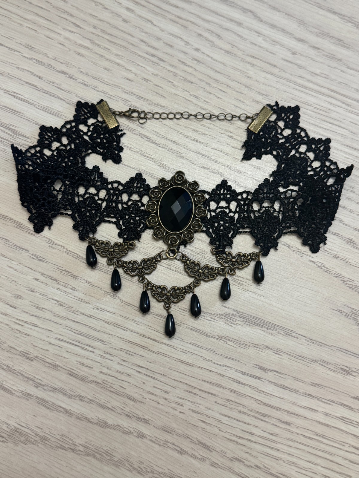 Gothic Black Lace Beaded Choker-Necklace, Victorian Look, Cosplay, Halloween