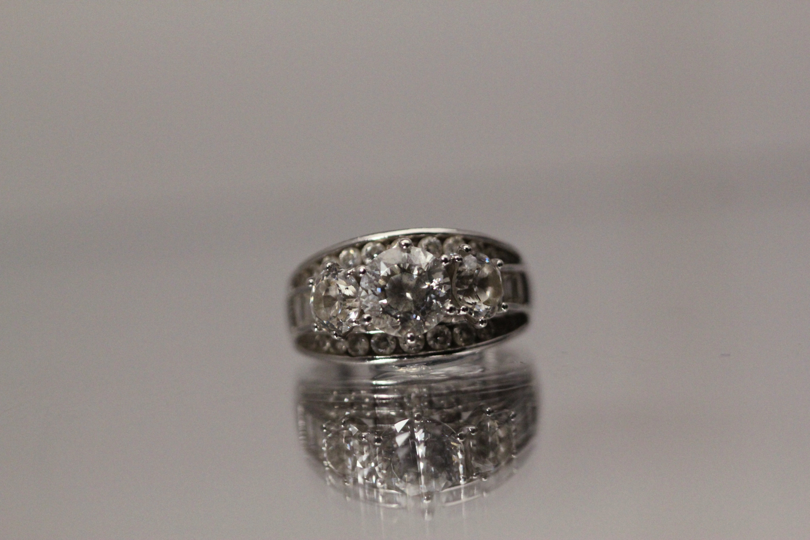 925 Sterling Silver Round & Baguette Clear CZ Engagement Style Ring8.8G(RIN8905)