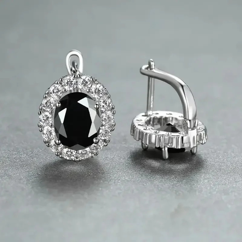 2026 exquisite multi-color oval ear buckle with French design, court style
