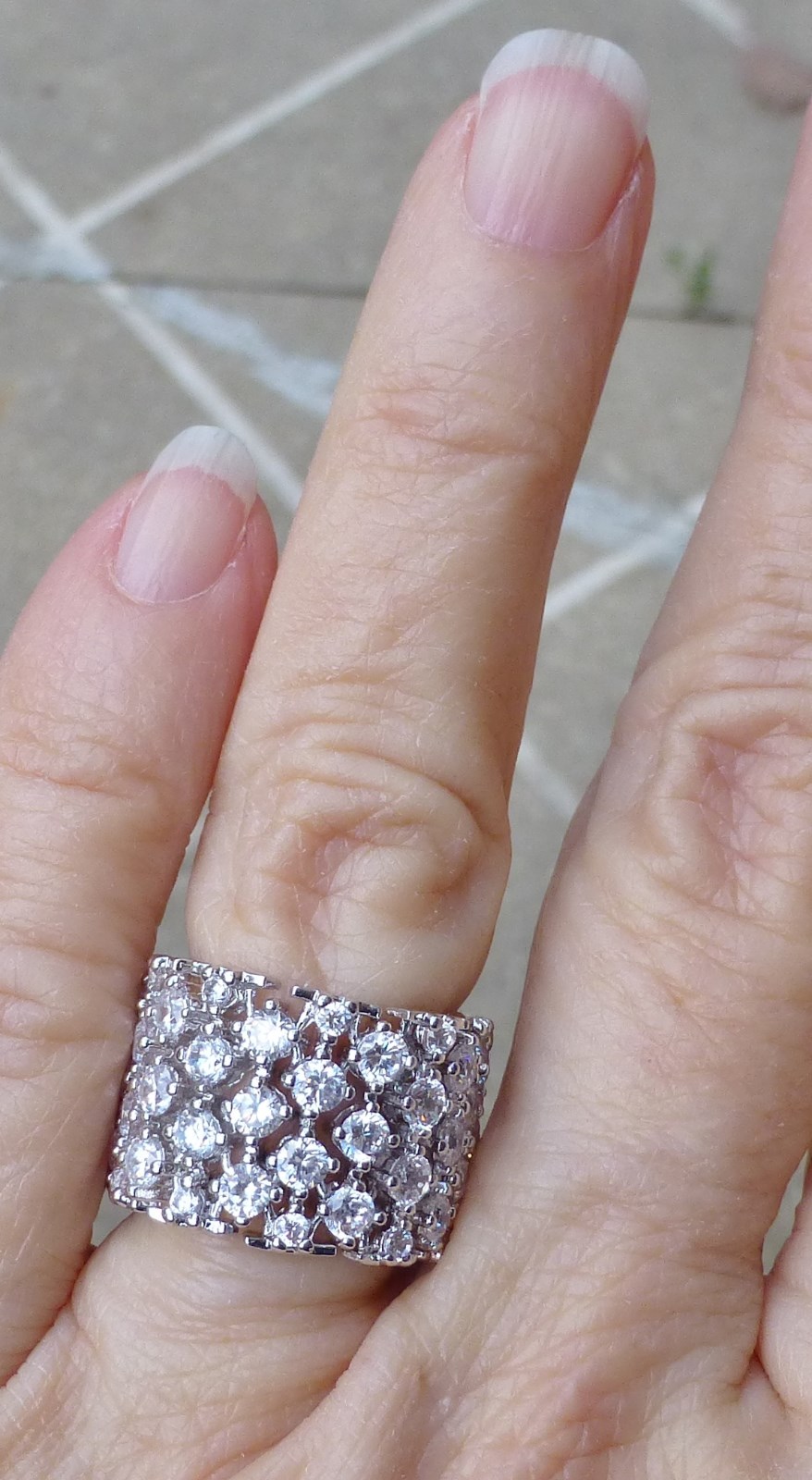 Band Ring Flexible-Silvertone-1/2″ Wide-4 Rows of SHINY CZ’s-NWT-Size Selectable