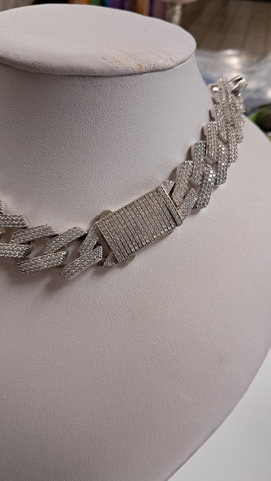 STERLING SILVER & MOISSANITE CUBAN LINK NECKLACE (22.5″ in) 148.83GR