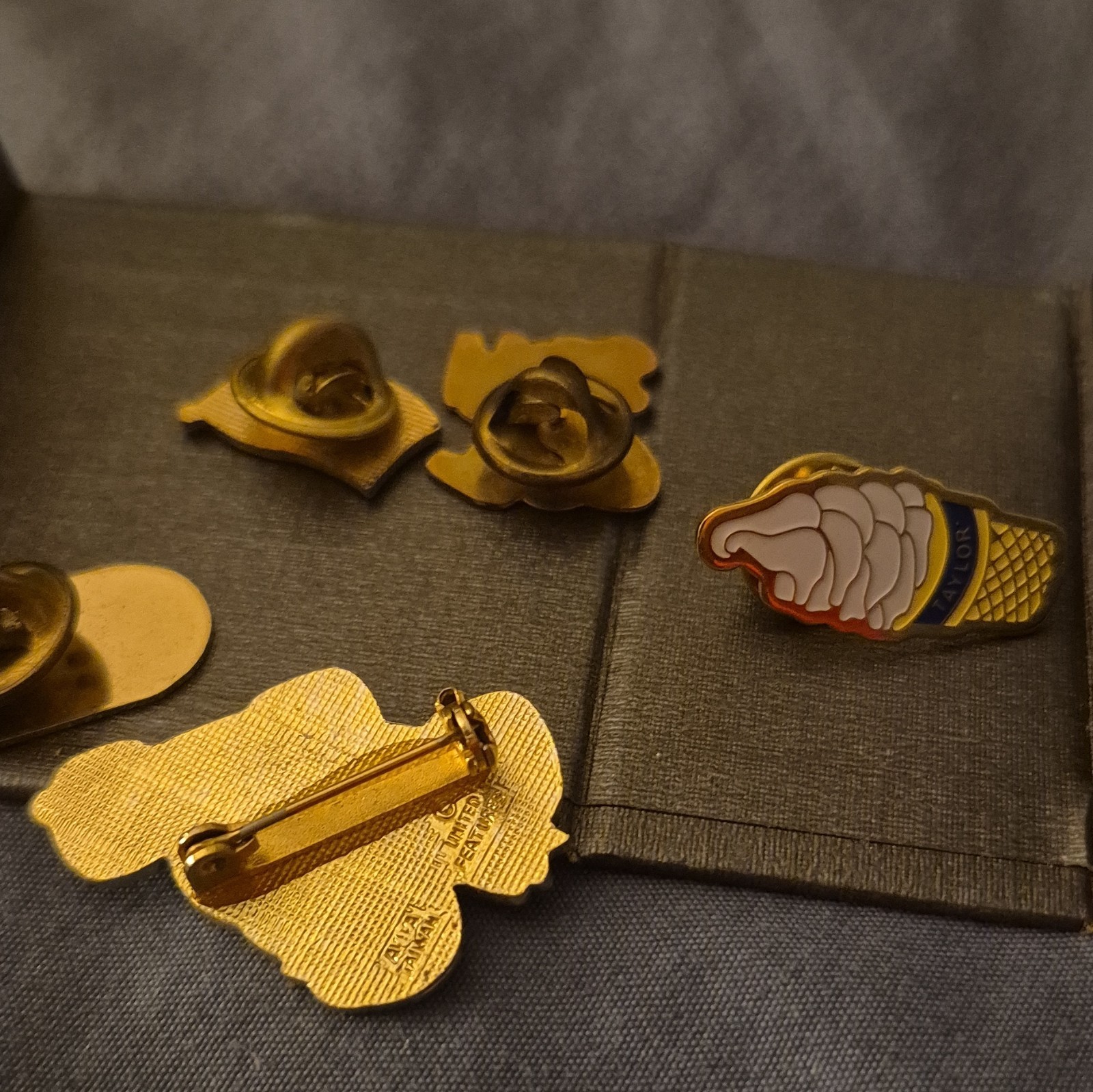 Vintage Lot Of Pins