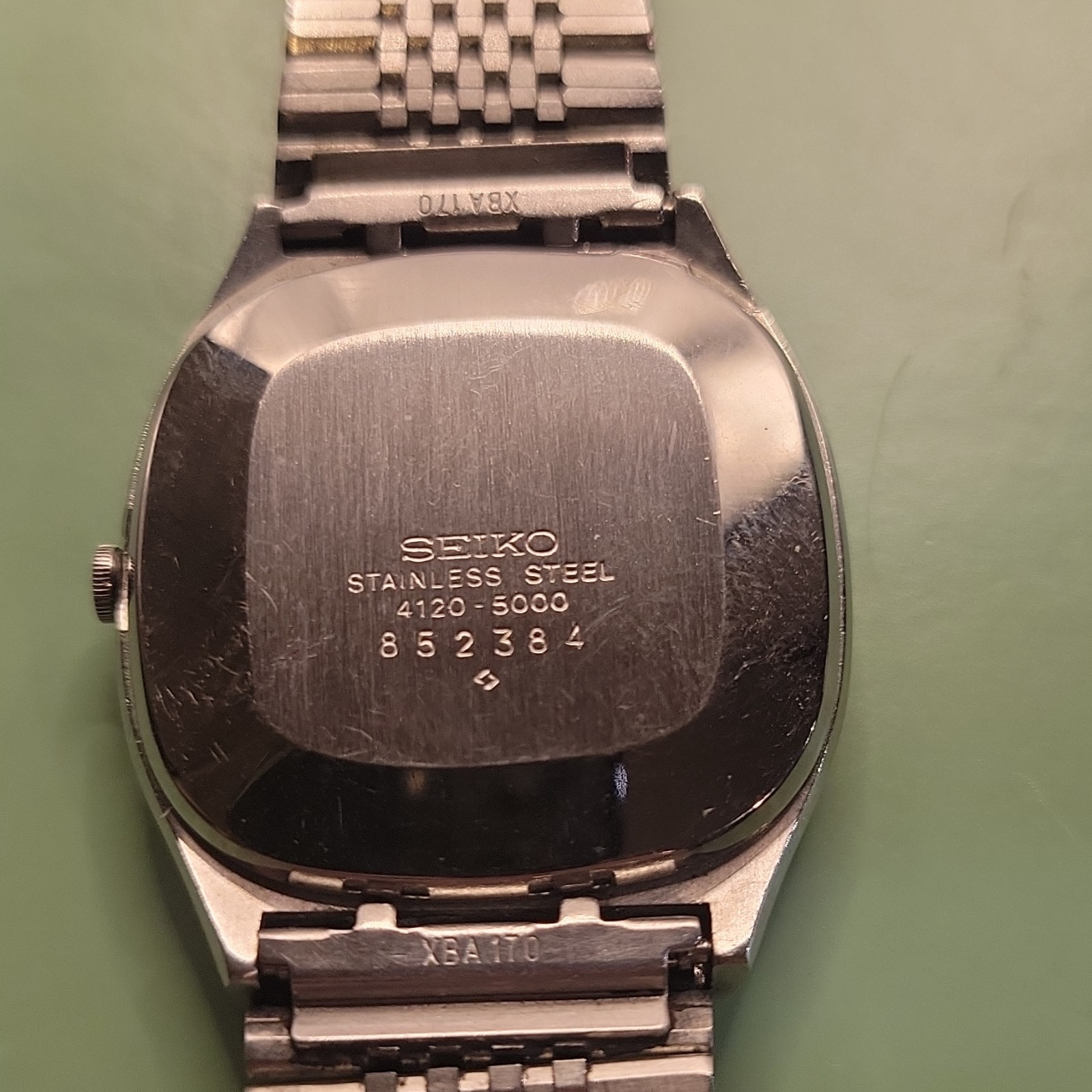 Seiko Emblem Quartz Men’s Wristwatch Stainless Steel Gold Dial Dress Formal