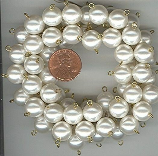 24 VINTAGE ACRYLIC PEARLIZED 2 LOOP 12mm RD CHARMS V389